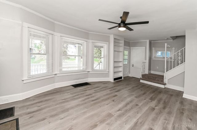 1946 Hewitt Avenue, Cincinnati, OH 45207