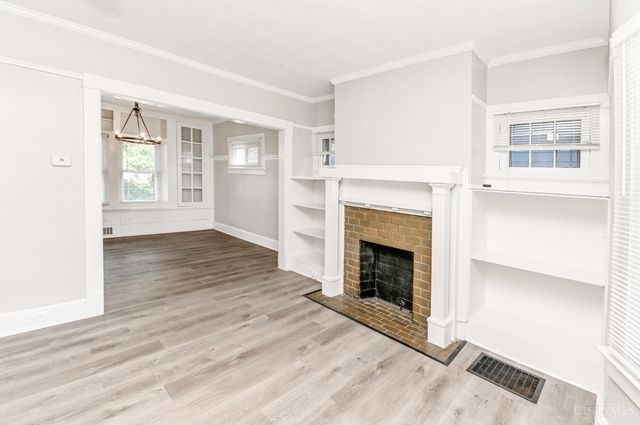 1946 Hewitt Avenue, Cincinnati, OH 45207