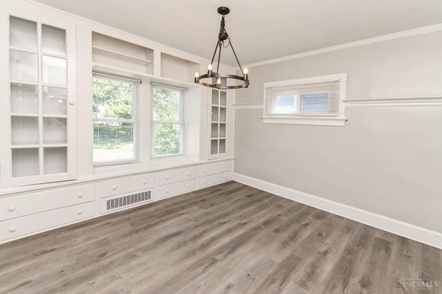 1946 Hewitt Avenue, Cincinnati, OH 45207