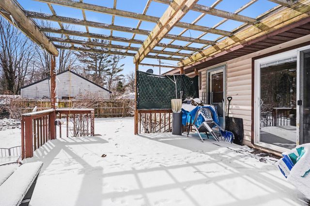 5686 Davis Road, Norton Shores City, MI 49441