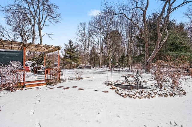 5686 Davis Road, Norton Shores City, MI 49441