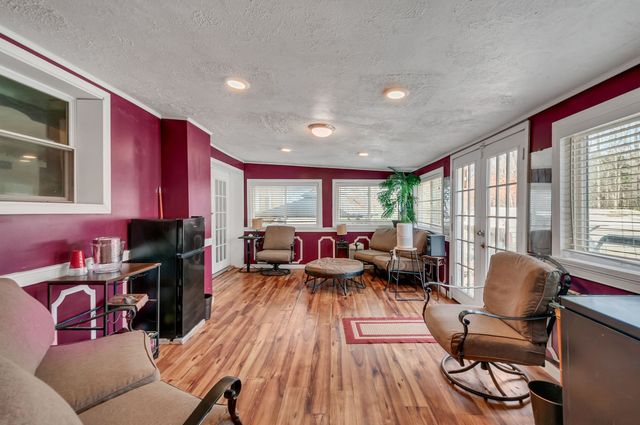 155 Ravenwood Cir, Dickson, TN 37055