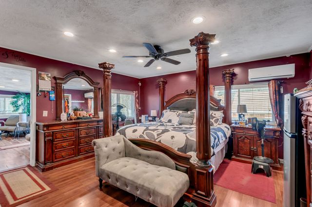 155 Ravenwood Cir, Dickson, TN 37055