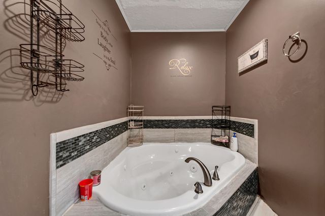 155 Ravenwood Cir, Dickson, TN 37055