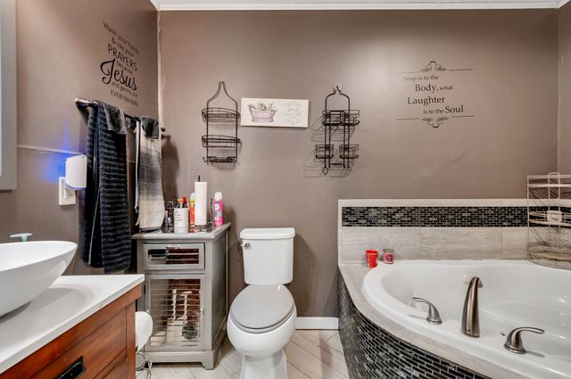 155 Ravenwood Cir, Dickson, TN 37055