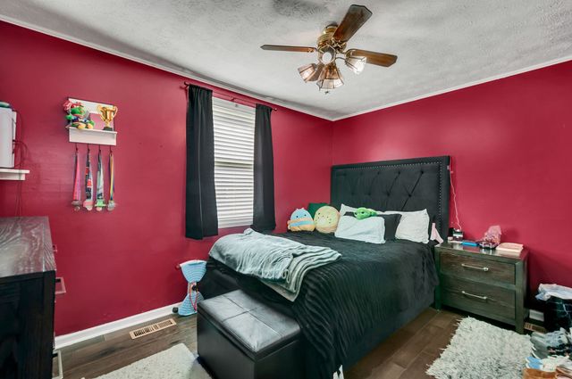 155 Ravenwood Cir, Dickson, TN 37055