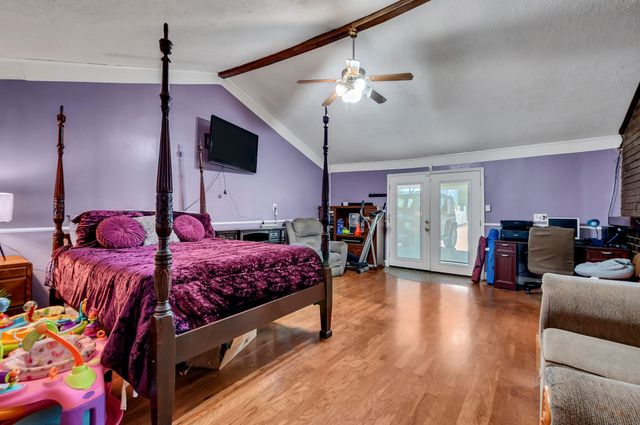 155 Ravenwood Cir, Dickson, TN 37055