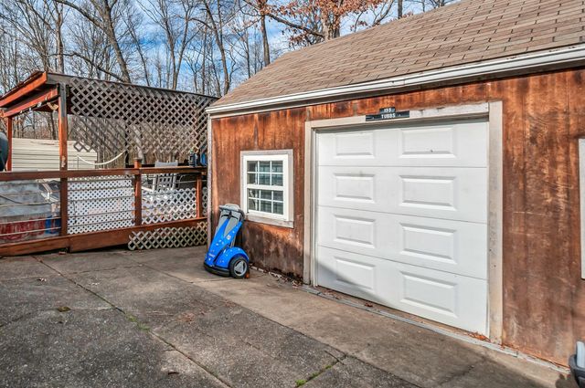 155 Ravenwood Cir, Dickson, TN 37055