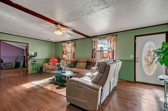 155 Ravenwood Cir, Dickson, TN 37055