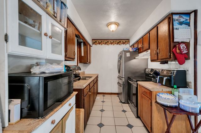 155 Ravenwood Cir, Dickson, TN 37055