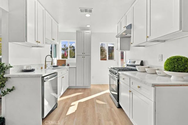 6225 Morella, North Hollywood, CA 91606