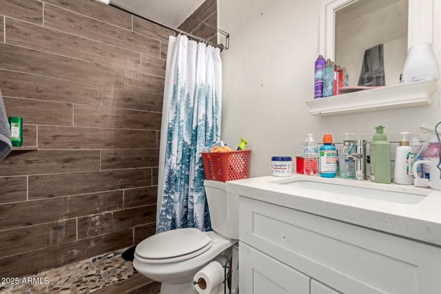 2421 W GLENROSA Avenue, Phoenix, AZ 85015