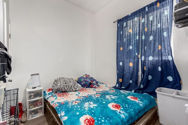 2421 W GLENROSA Avenue, Phoenix, AZ 85015