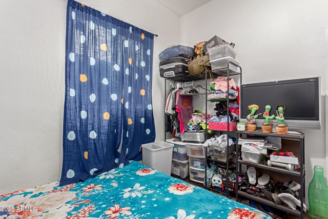 2421 W GLENROSA Avenue, Phoenix, AZ 85015