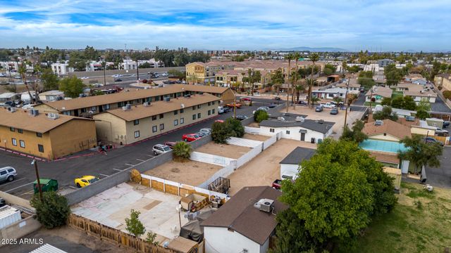 2421 W GLENROSA Avenue, Phoenix, AZ 85015