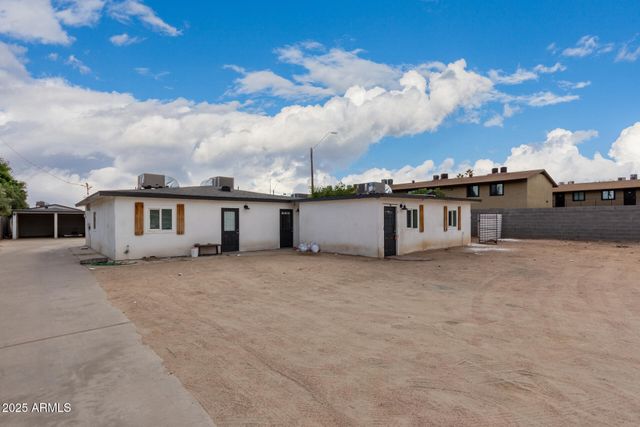 2421 W GLENROSA Avenue, Phoenix, AZ 85015