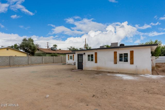 2421 W GLENROSA Avenue, Phoenix, AZ 85015