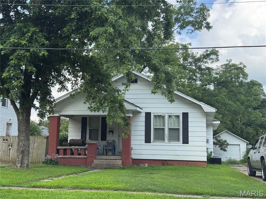 512 S New Madrid Street, Sikeston, MO 63801