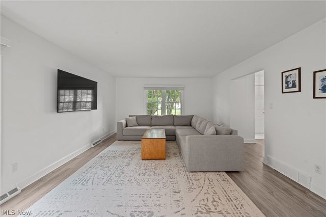 5048 Stansbury Drive, Solon, OH 44139