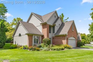 30612 Sequoia Circle, Farmington Hills, MI 48331