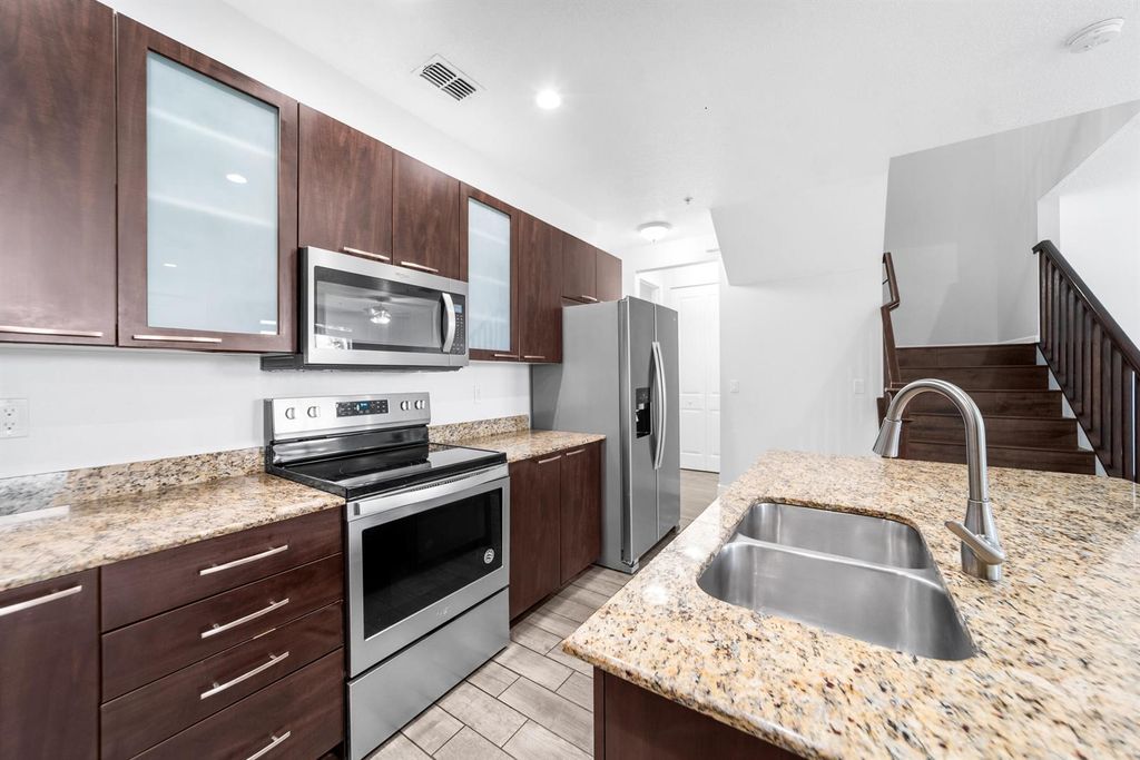 Image 11 of property listing at 1430 NW 48th Lane, Boca Raton, FL 33431