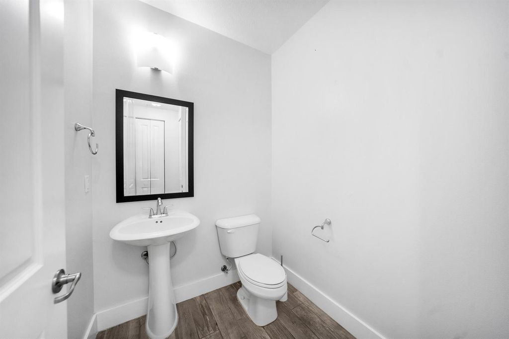Image 14 of property listing at 1430 NW 48th Lane, Boca Raton, FL 33431