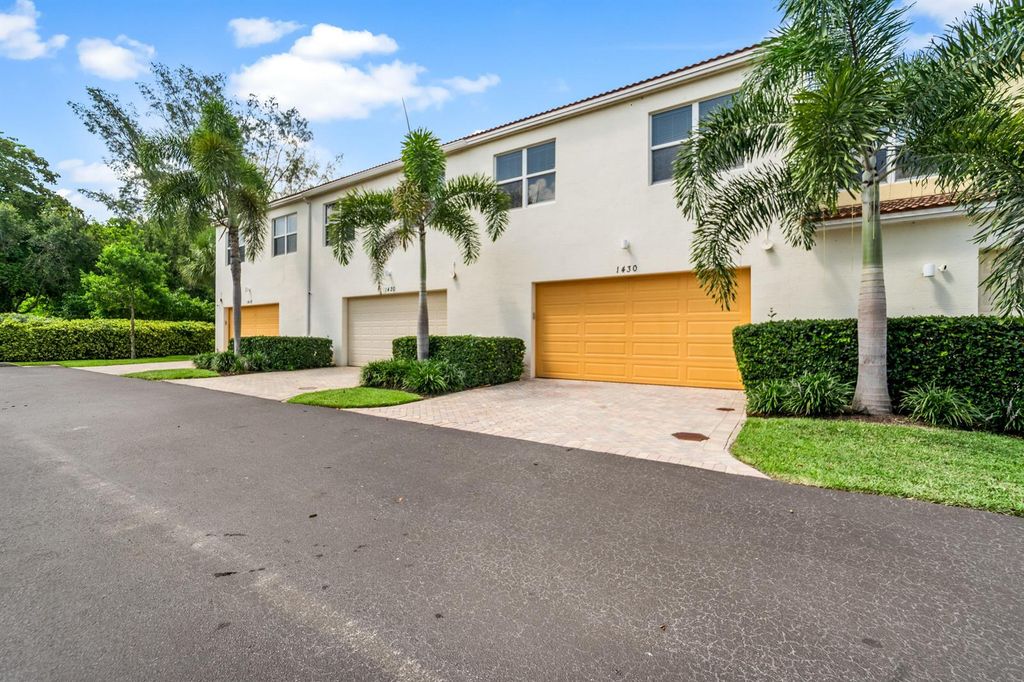 Image 31 of property listing at 1430 NW 48th Lane, Boca Raton, FL 33431