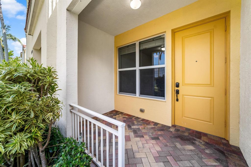Image 32 of property listing at 1430 NW 48th Lane, Boca Raton, FL 33431