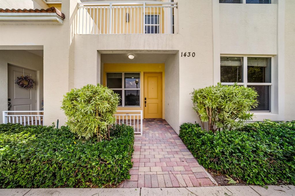 Image 37 of property listing at 1430 NW 48th Lane, Boca Raton, FL 33431