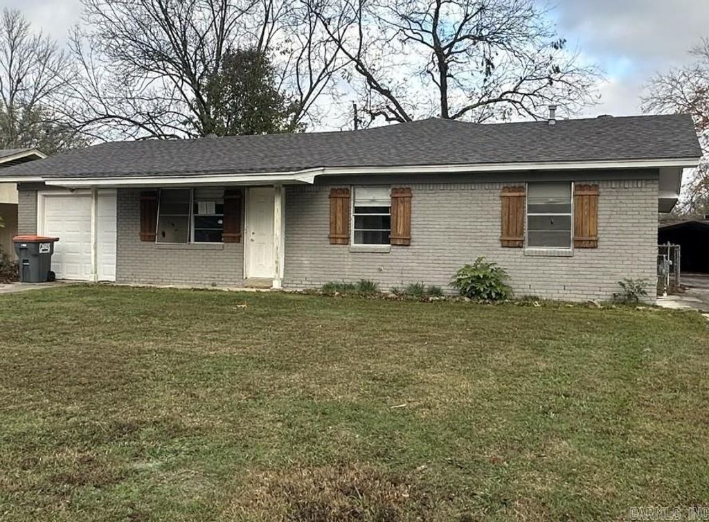 2605 W 37TH Avenue, Pine Bluff, AR 71603