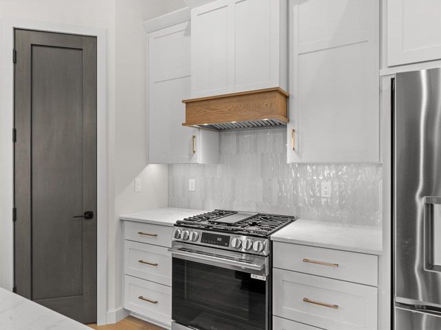 1253 RIVERSIDE DRIVE, Suamico, WI 54173