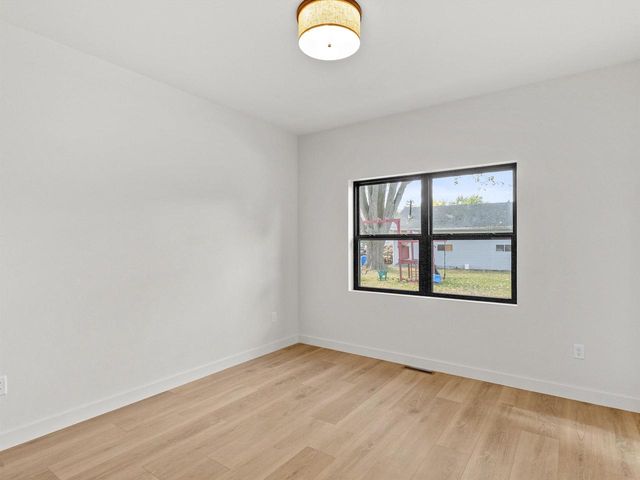 1253 RIVERSIDE DRIVE, Suamico, WI 54173