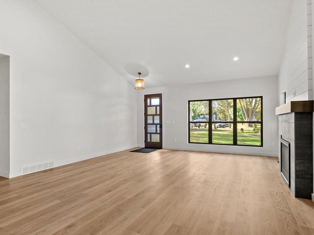 1253 RIVERSIDE DRIVE, Suamico, WI 54173