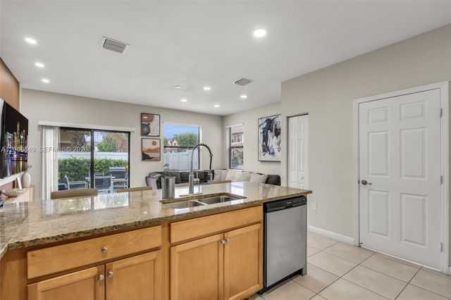 3305 W 93rd Place, Hialeah, FL 33018