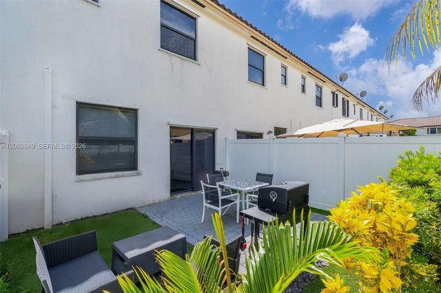 3305 W 93rd Place, Hialeah, FL 33018