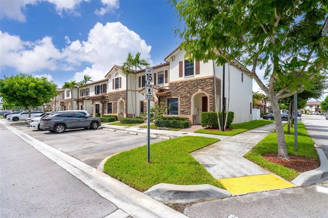 3305 W 93rd Place, Hialeah, FL 33018