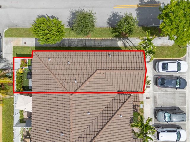 3305 W 93rd Place, Hialeah, FL 33018