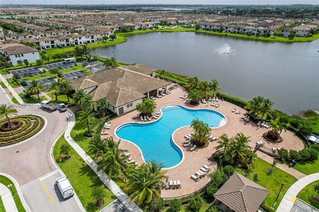 3305 W 93rd Place, Hialeah, FL 33018