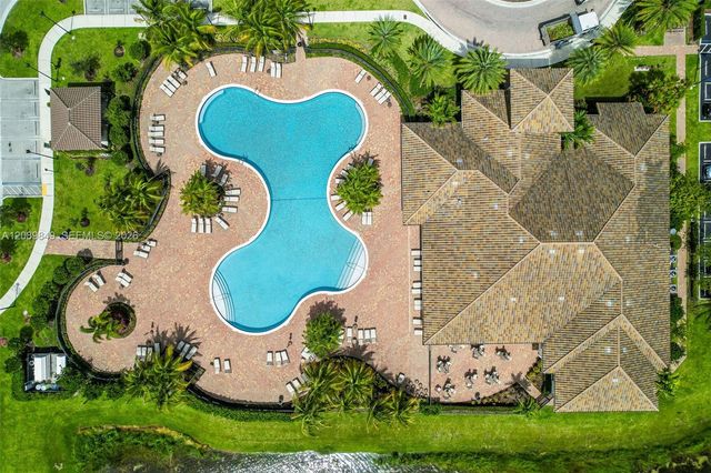 3305 W 93rd Place, Hialeah, FL 33018
