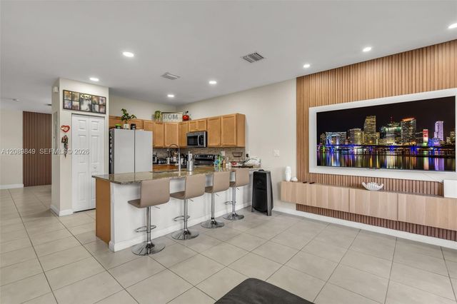 3305 W 93rd Place, Hialeah, FL 33018