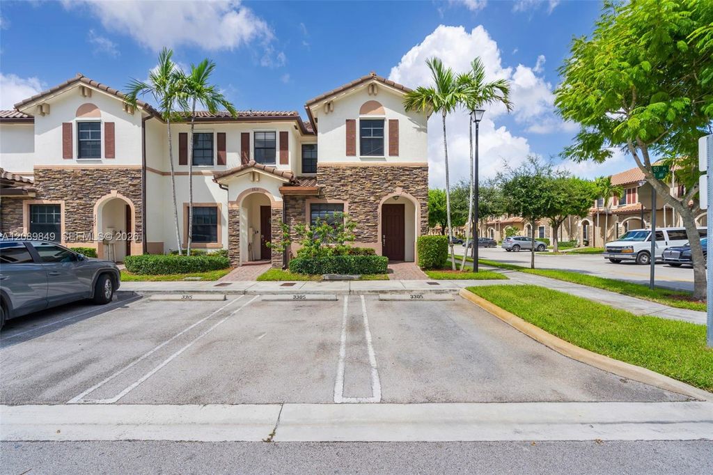 3305 W 93rd Place, Hialeah, FL 33018