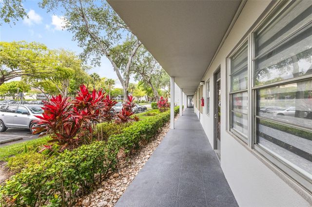251 SW 132 Way 114H, Pembroke Pines, FL 33027