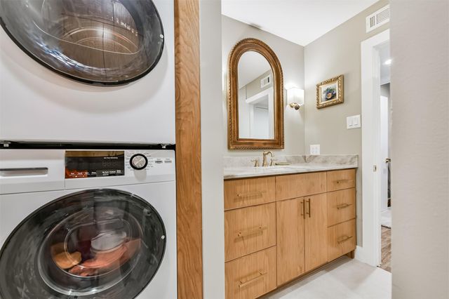 1201 Mcduffie Street 205, Houston, TX 77019