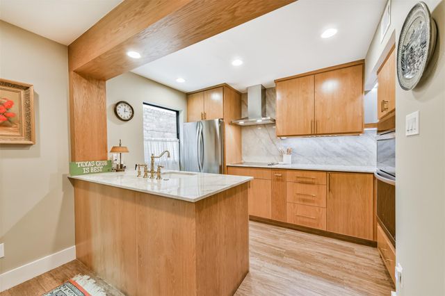 1201 Mcduffie Street 205, Houston, TX 77019
