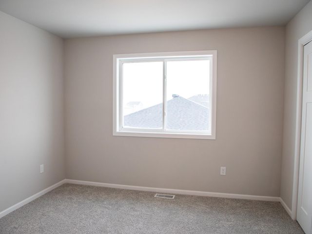 832 2 Avenue S, Horace, ND 58047