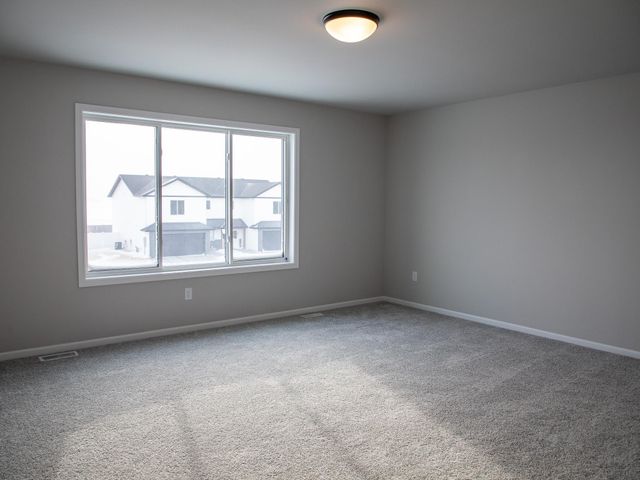 832 2 Avenue S, Horace, ND 58047