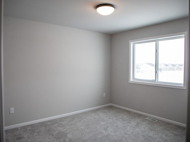 832 2 Avenue S, Horace, ND 58047