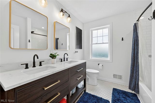 1315 Donald Avenue, Lakewood, OH 44107