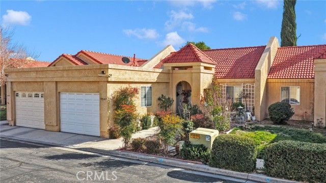 19047 Primrose Lane, Apple Valley, CA 92308