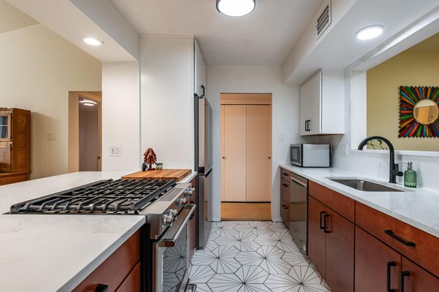 5201 Calle Nuestra NW, Albuquerque, NM 87120